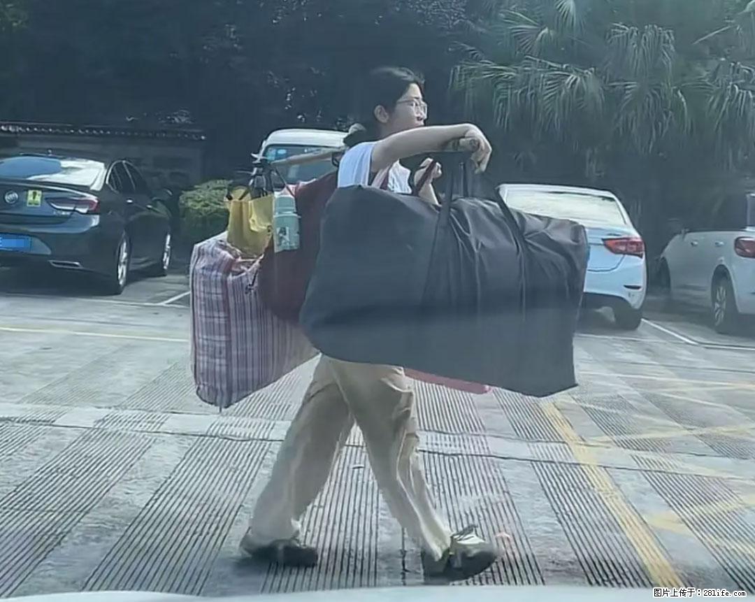 全网追的“扁担女孩”，找了一份暑假工，时薪12元 - 湛江生活资讯 - 湛江28生活网 zhanjiang.28life.net